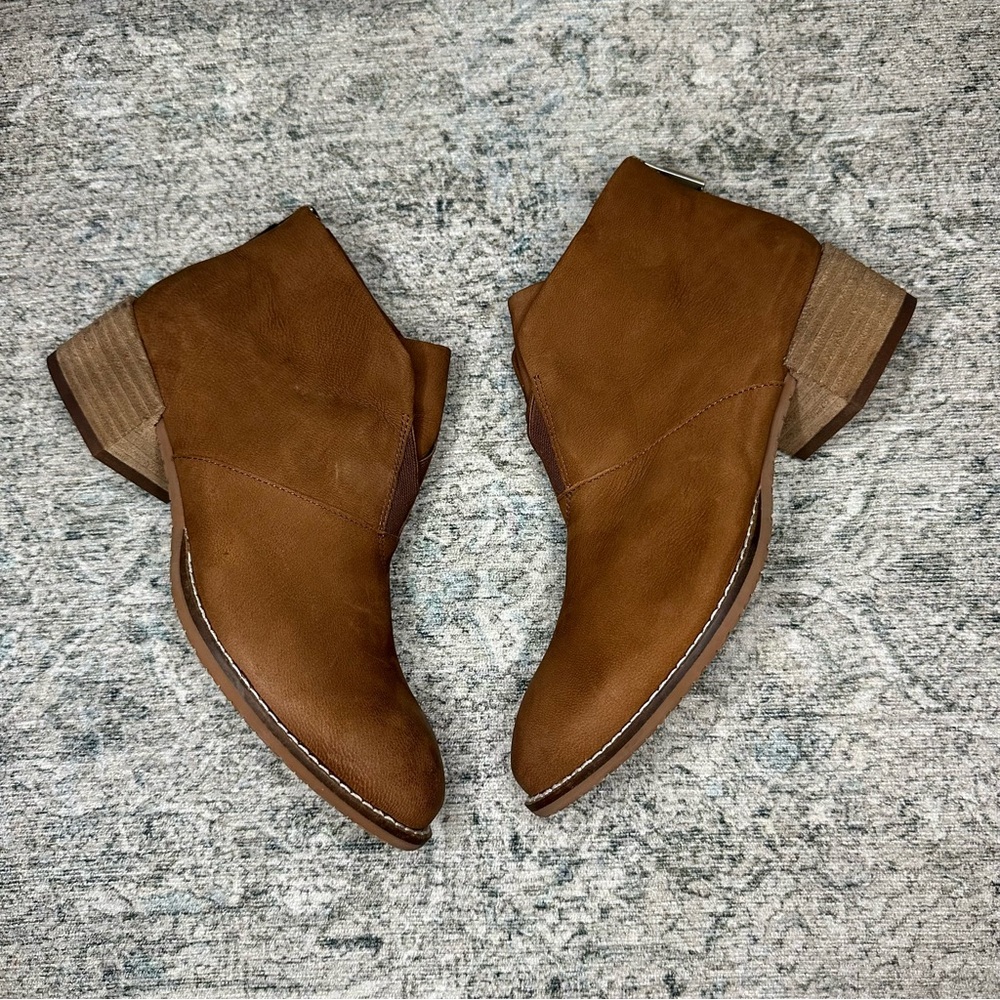 🆕SoftWalk Tilden Ankle Boot Size 6.5